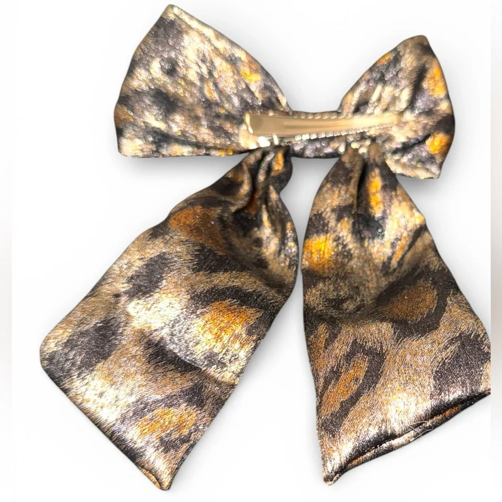 NWT ✨ Metallic Leopard Print Oversized Statement Hair Bow  W Alligator clip  ✨